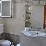 شقة Kalotina's *