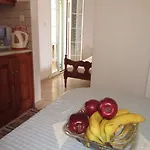 شقة Kalotina's Emborios
