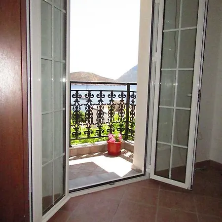 Kalotina's アパート Emborios